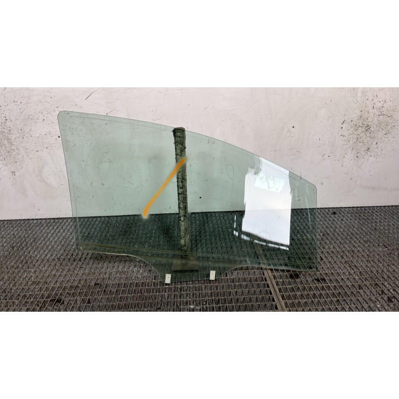 Vitre avant droit PEUGEOT 307 Photo n°4