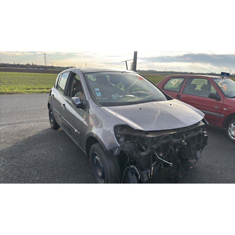 Capot RENAULT CLIO 3 Photo n°9