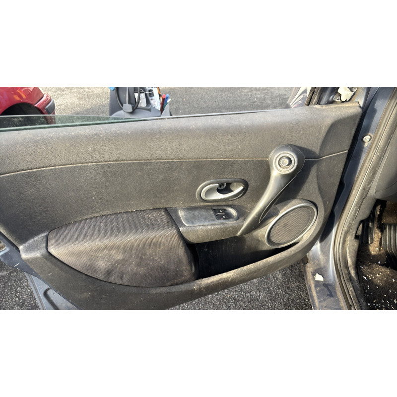 Capot RENAULT CLIO 3 Photo n°17