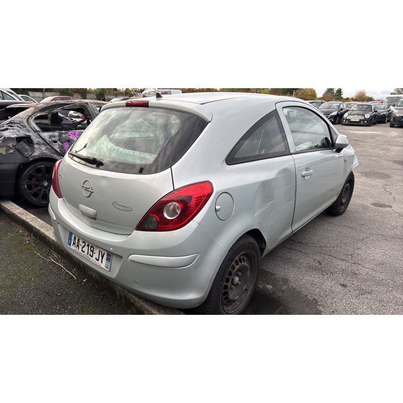 Porte avant droit OPEL CORSA D Photo n°10