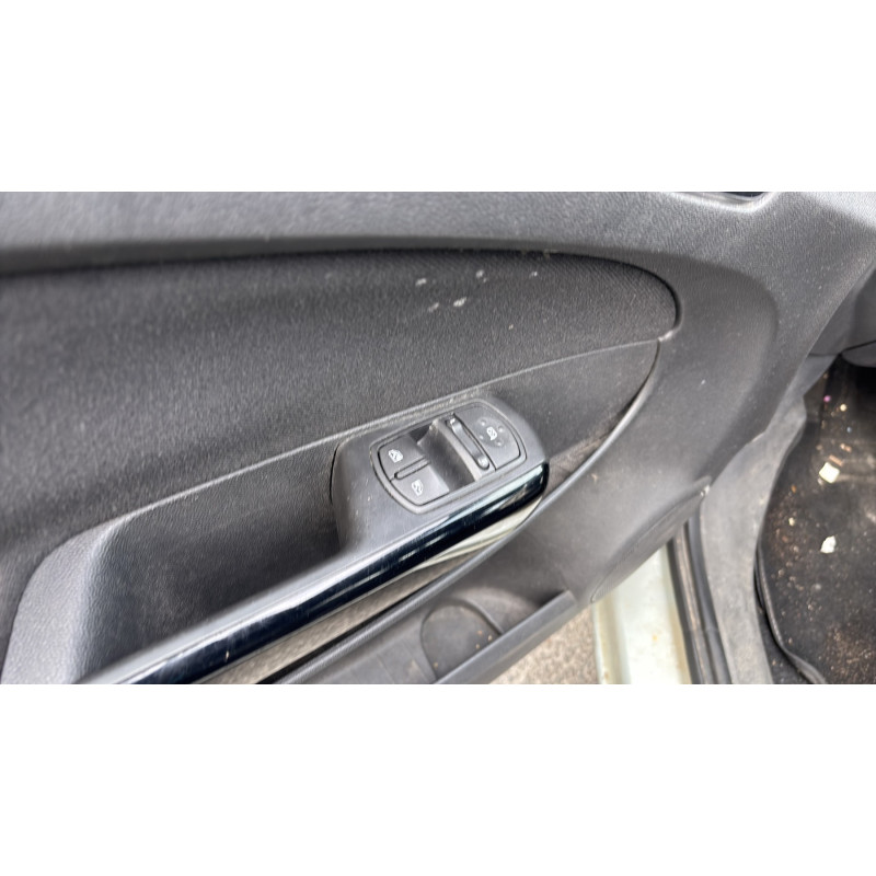 Porte avant droit OPEL CORSA D Photo n°17