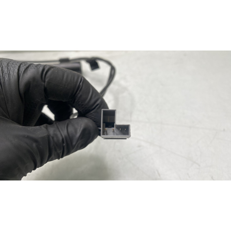 Pretensionneur de ceinture avant droit BMW X1 E84 Photo n°3