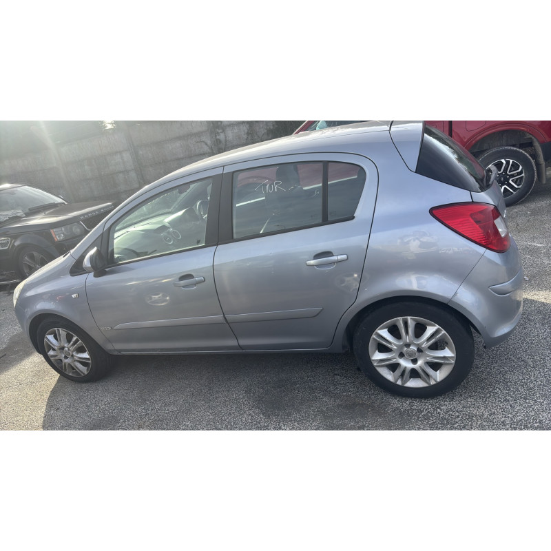 Porte avant droit OPEL CORSA D Photo n°12