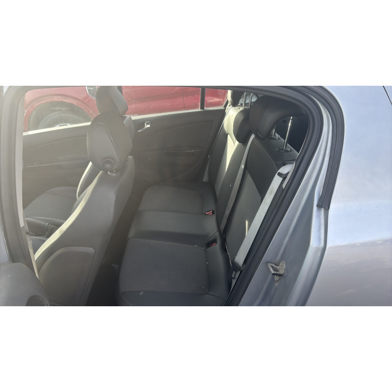 Pare boue avant droit OPEL CORSA D Photo n°17