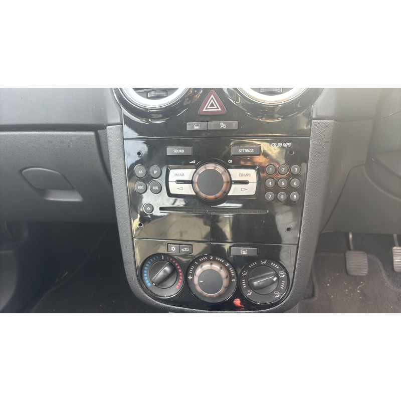 Pare boue avant droit OPEL CORSA D Photo n°20