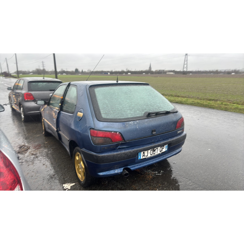 Vitre avant gauche PEUGEOT 306 Photo n°11