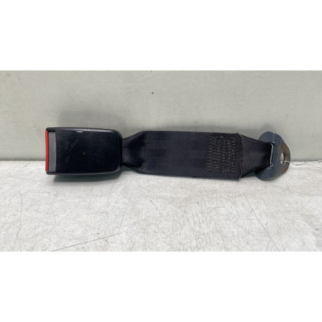 Attache ceinture arriere droit PEUGEOT 106 Photo n°1