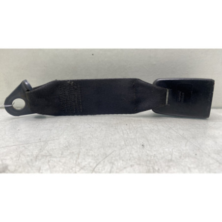 Attache ceinture arriere droit PEUGEOT 106