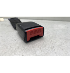 Attache ceinture arriere droit PEUGEOT 106