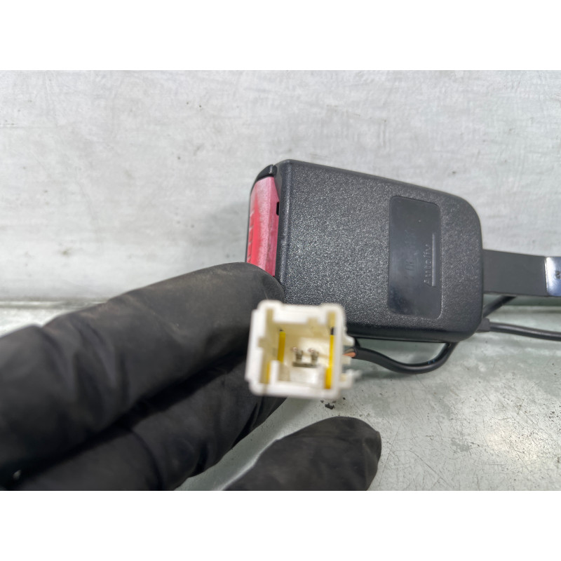 Attache ceinture avant gauche PEUGEOT 207 Photo n°3