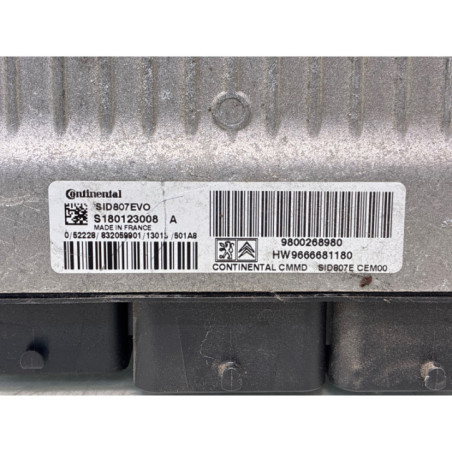 Calculateur moteur PEUGEOT 208 1