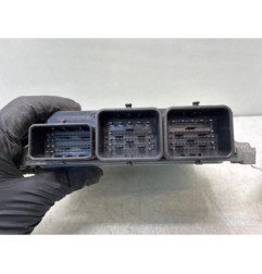 Calculateur moteur PEUGEOT 208 1