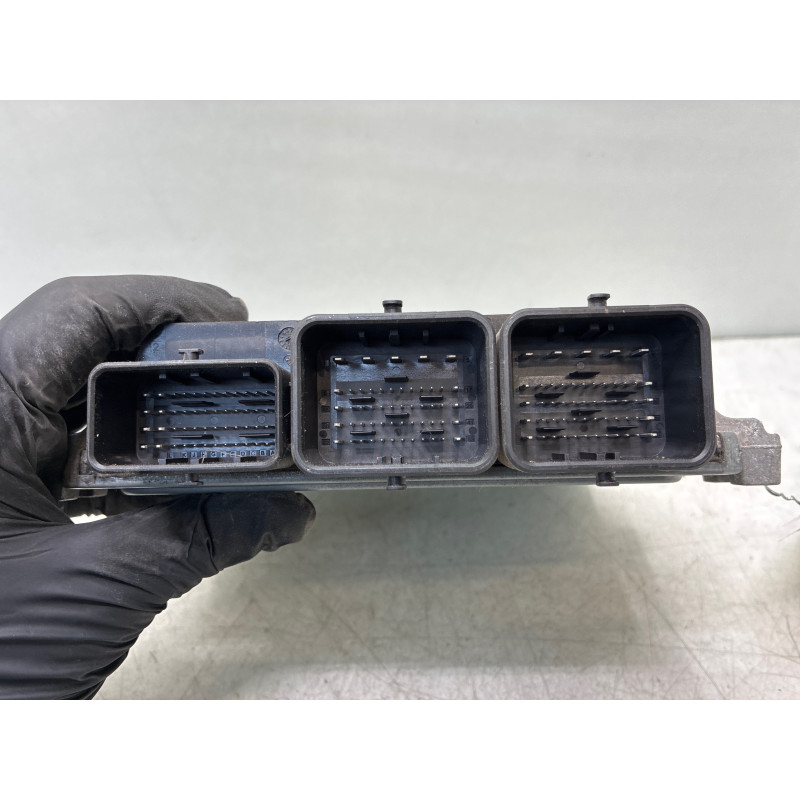 Calculateur moteur PEUGEOT 208 1 Photo n°4