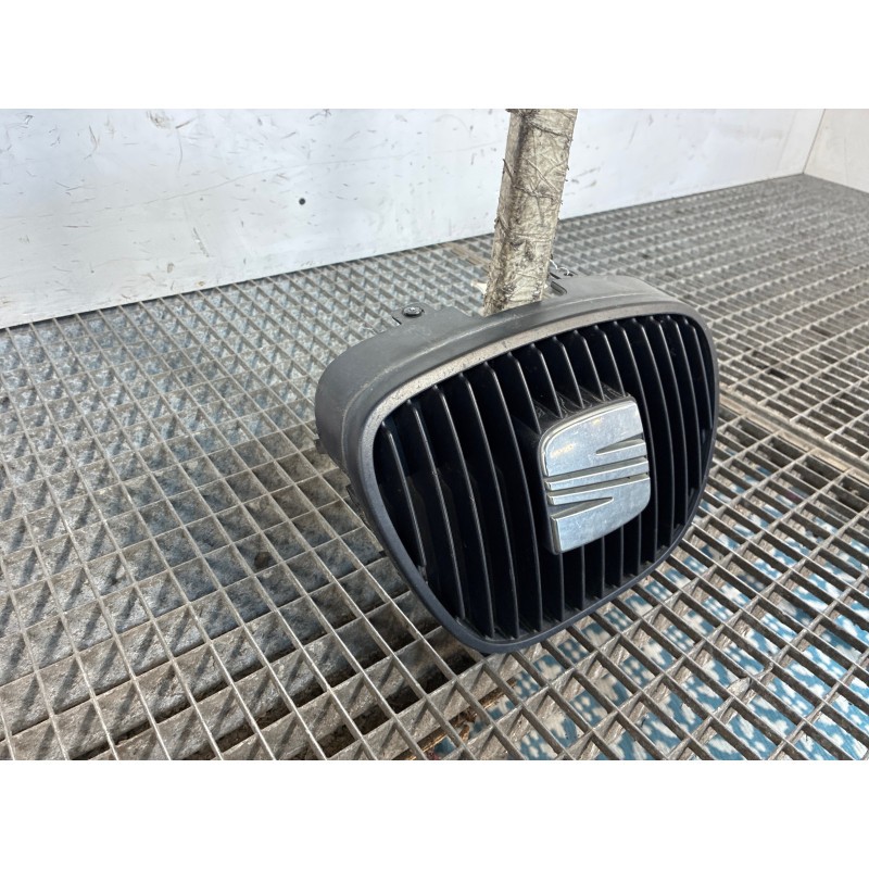 Calandre SEAT IBIZA 3 Photo n°2