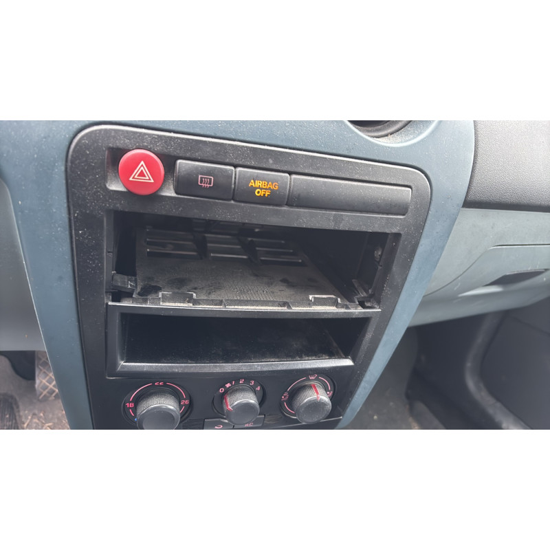 Feu arriere principal gauche (feux) SEAT IBIZA 3 Photo n°20