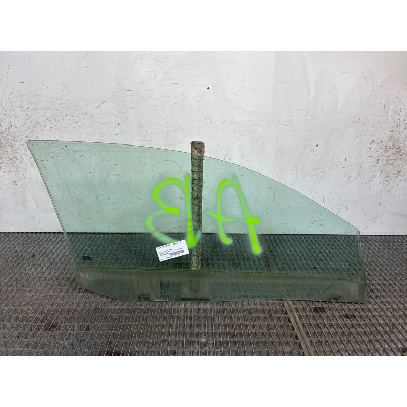 Vitre avant gauche SEAT IBIZA 3 Photo n°2