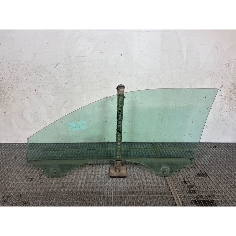 Vitre avant droit AUDI A3 2 Photo n°1