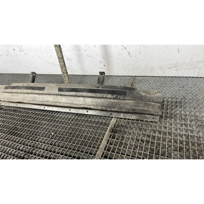 Renfort pare choc arriere (traverse) AUDI A4 2 Photo n°3