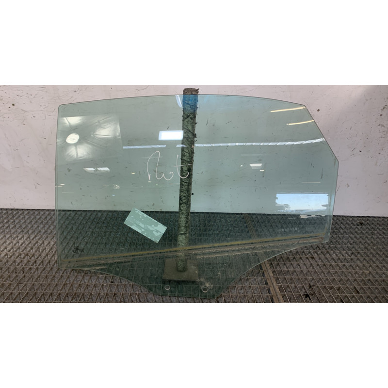 Vitre arriere gauche AUDI A4 3 Photo n°4