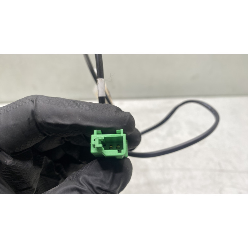 Attache ceinture avant gauche VOLKSWAGEN POLO 5 Photo n°4