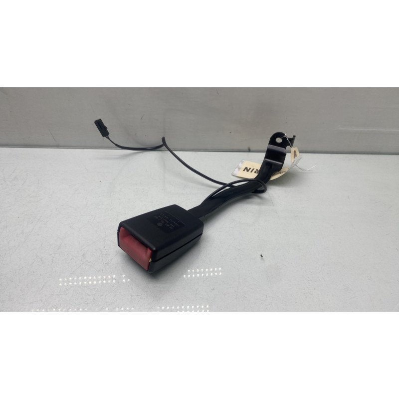 Attache ceinture avant droit VOLKSWAGEN TOURAN 2 Photo n°2