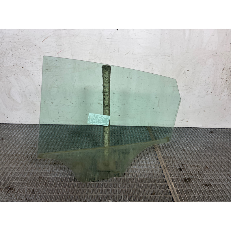 Vitre arriere droit SEAT IBIZA 4 Photo n°2