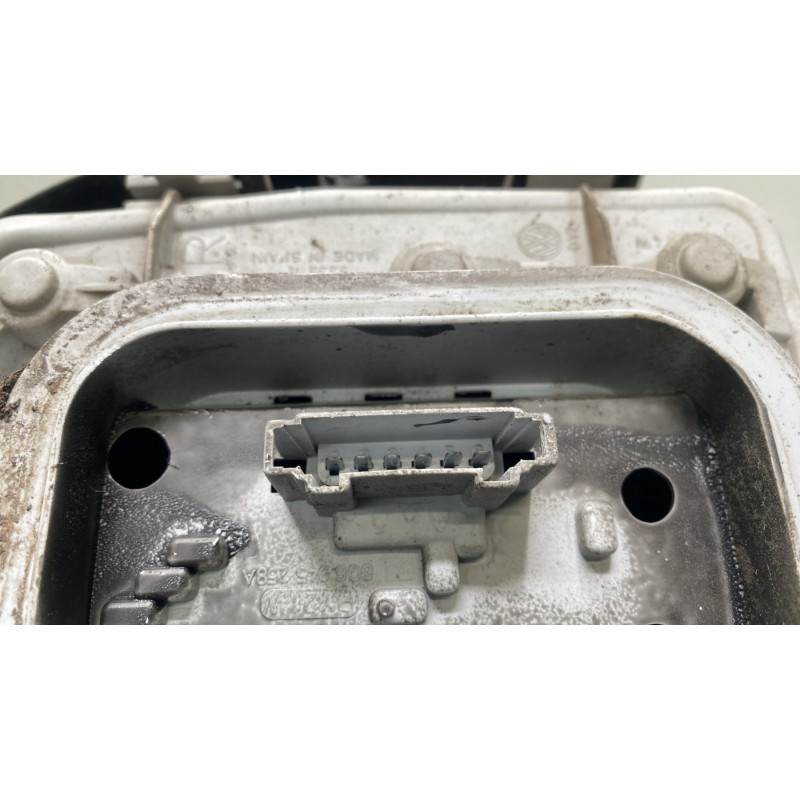 Feu arriere principal droit (feux) VOLKSWAGEN POLO 4 Photo n°3