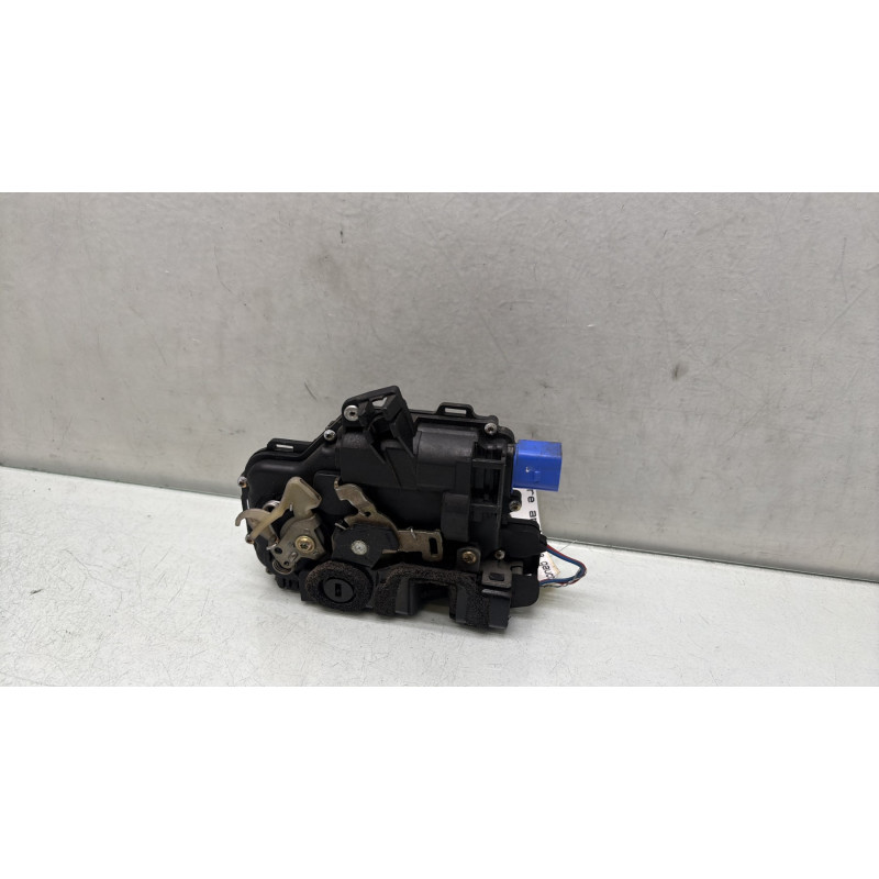 Serrure arriere gauche VOLKSWAGEN POLO 4 Photo n°3