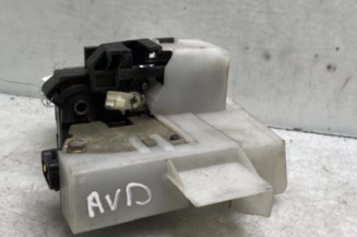 Serrure avant droit RENAULT MEGANE 1