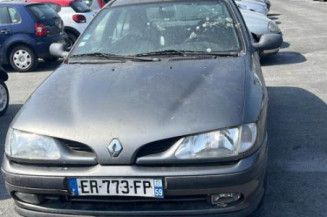 Serrure avant droit RENAULT MEGANE 1