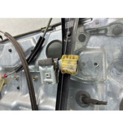 Leve vitre electrique avant gauche VOLKSWAGEN POLO 4 Photo n°1
