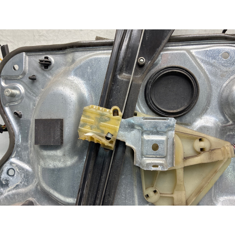 Leve vitre electrique avant gauche VOLKSWAGEN POLO 4 Photo n°4