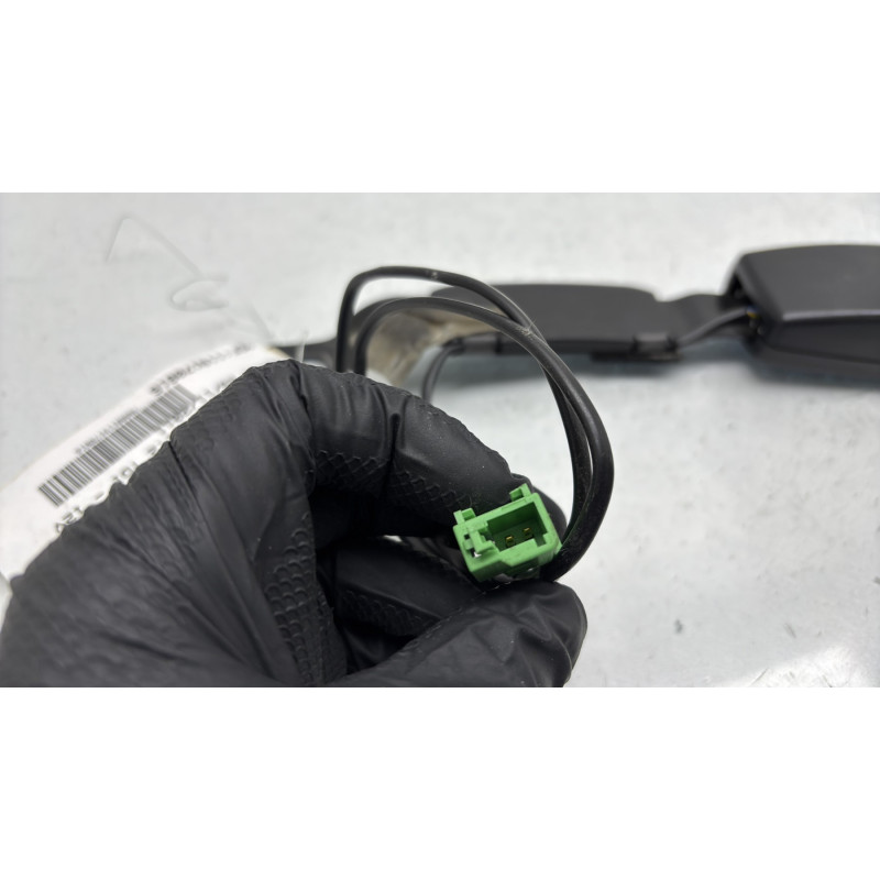 Attache ceinture avant gauche VOLKSWAGEN POLO 5 Photo n°3