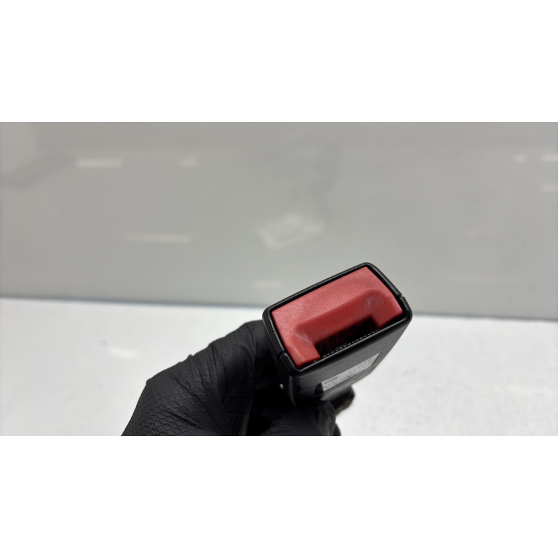 Attache ceinture avant gauche VOLKSWAGEN POLO 5 Photo n°4