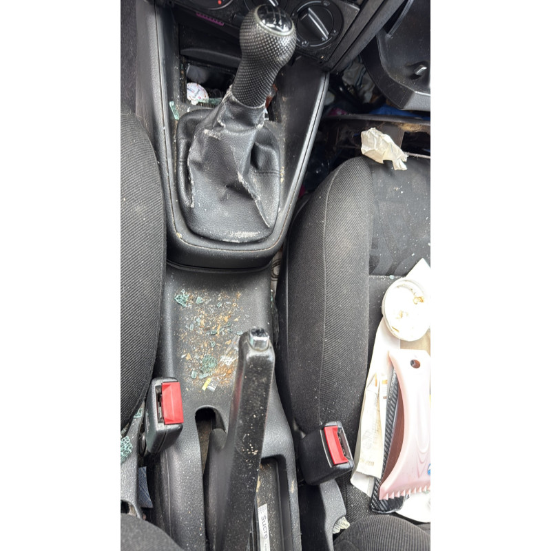 Vitre arriere gauche VOLKSWAGEN GOLF 4 Photo n°20