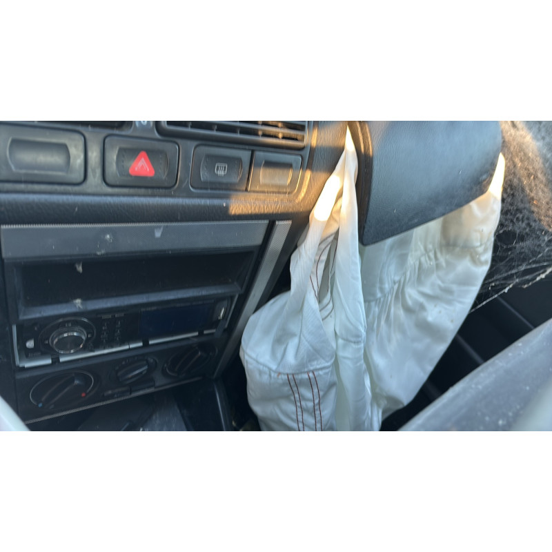 Custode arriere droit VOLKSWAGEN GOLF 4 Photo n°18