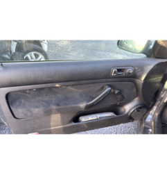 Custode arriere gauche VOLKSWAGEN GOLF 4