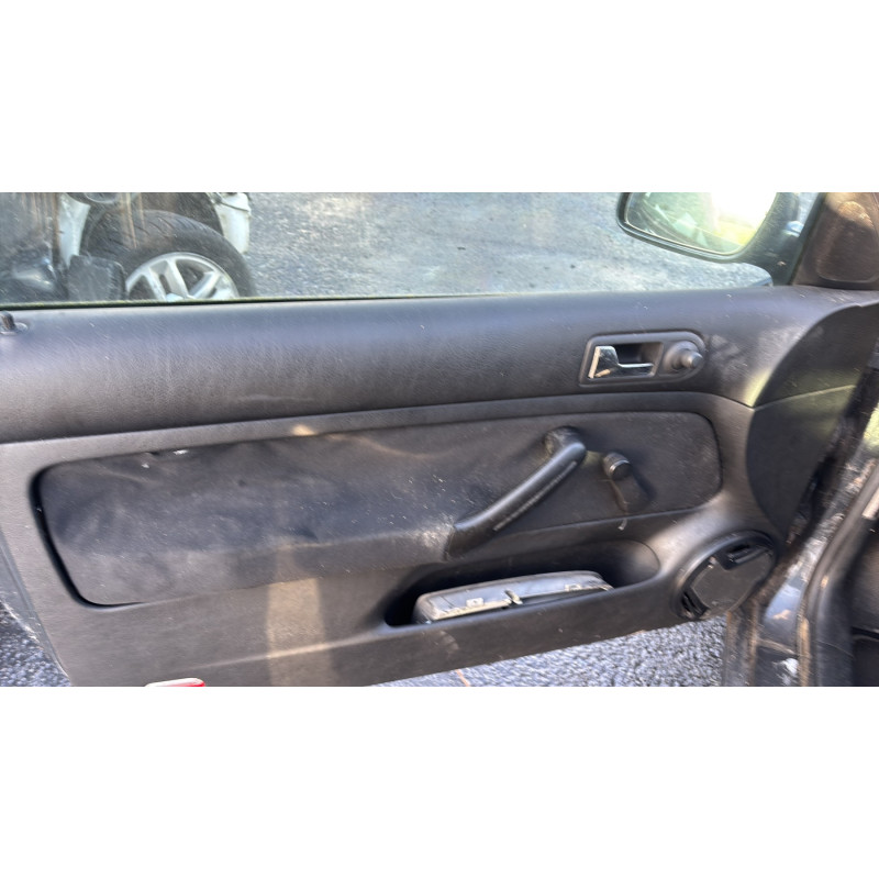 Custode arriere gauche VOLKSWAGEN GOLF 4 Photo n°11