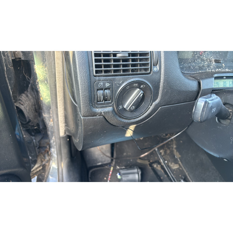 Custode arriere gauche VOLKSWAGEN GOLF 4 Photo n°14