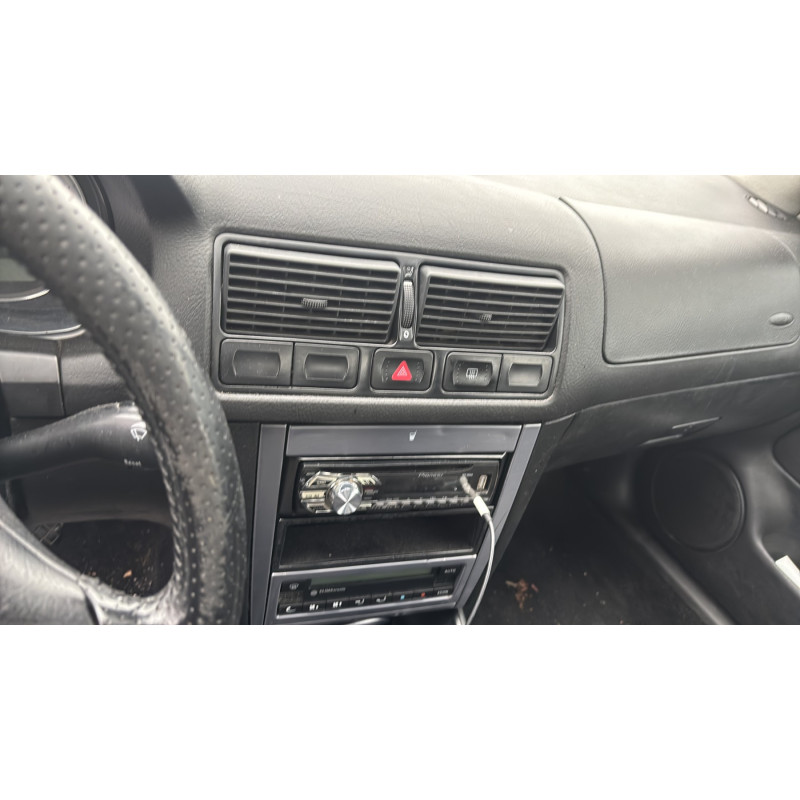 Calandre VOLKSWAGEN GOLF 4 Photo n°20