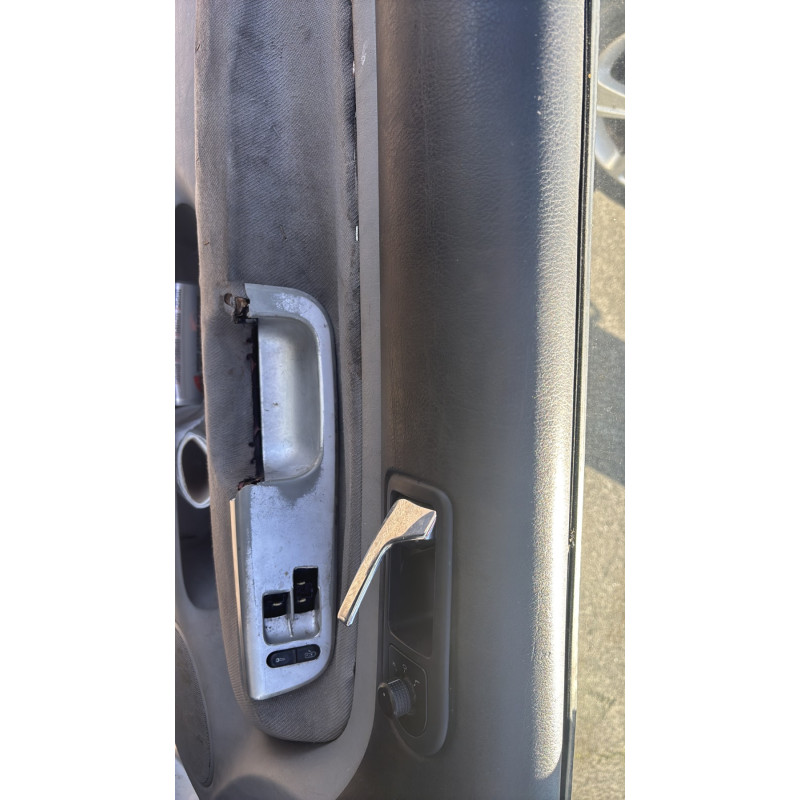 Porte avant gauche VOLKSWAGEN GOLF 4 Photo n°16