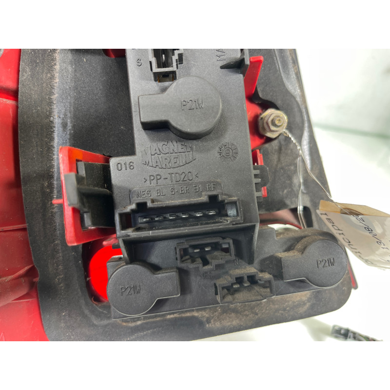 Feu arriere principal droit (feux) VOLKSWAGEN GOLF 4 Photo n°4
