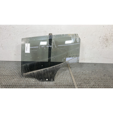 Vitre arriere gauche RENAULT CLIO 5 Photo n°1