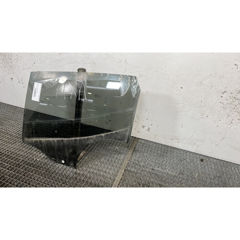 Vitre arriere gauche RENAULT CLIO 5 Photo n°3