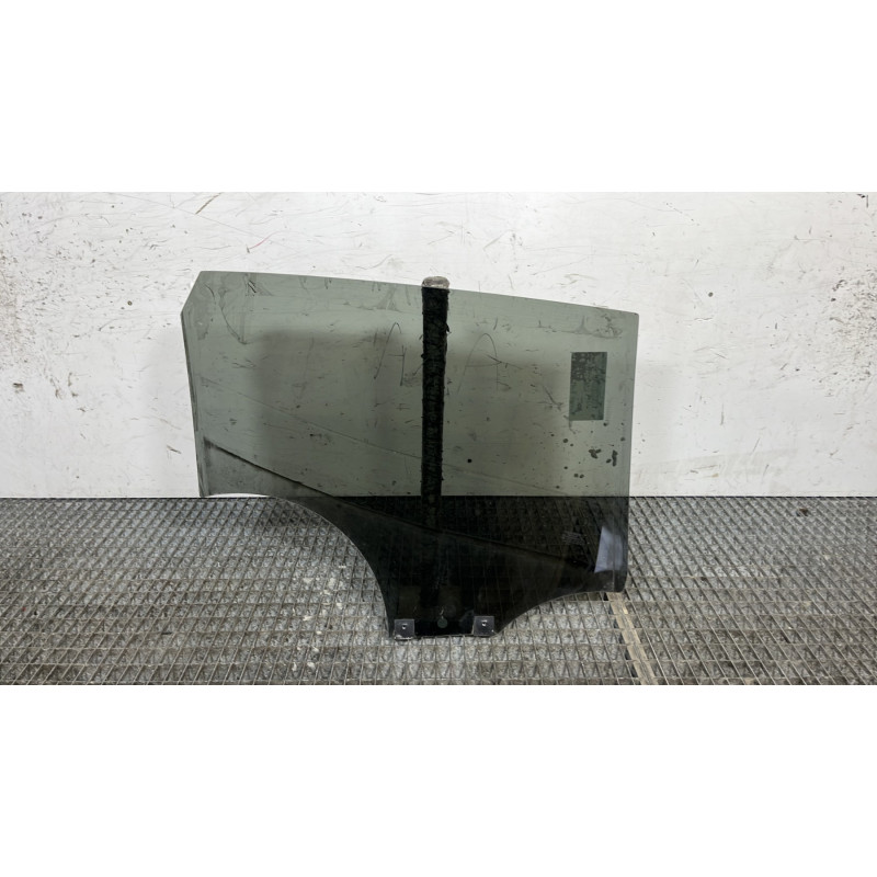Vitre arriere gauche RENAULT CLIO 5 Photo n°4