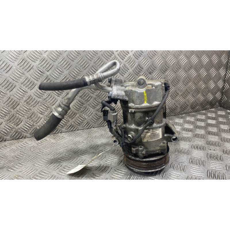 Compresseur clim RENAULT CLIO 5 Photo n°1
