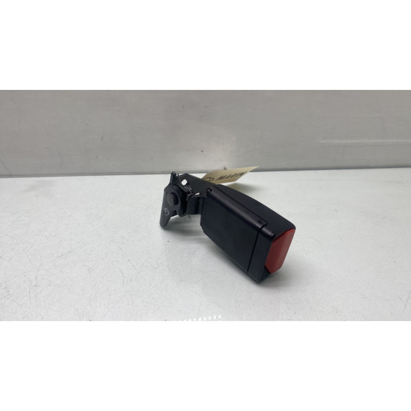 Attache ceinture arriere gauche PEUGEOT 2008 1 Photo n°2