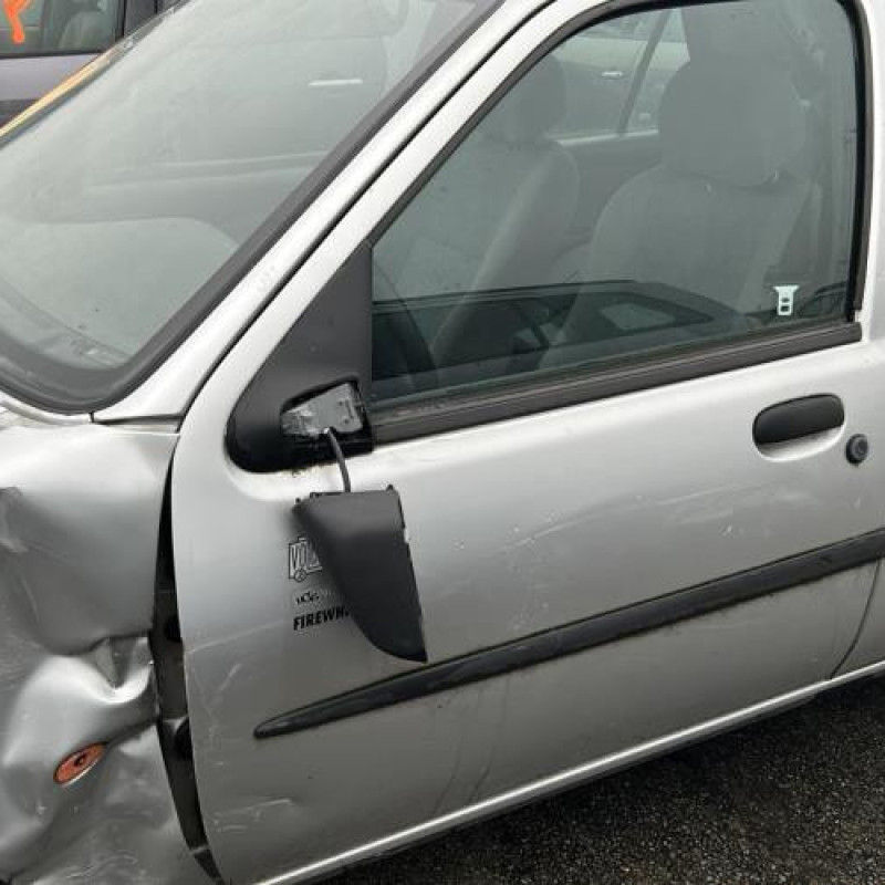 Serrure avant droit FORD FIESTA 4 Photo n°9