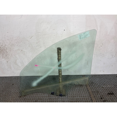Vitre avant droit DACIA DUSTER 1