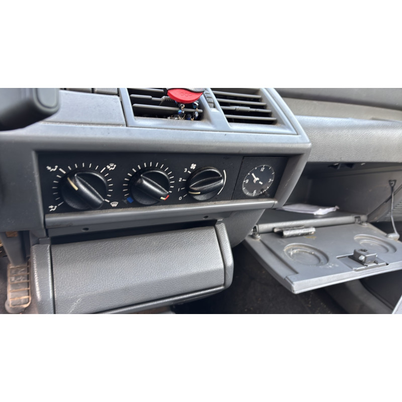 Interrupteur de leve vitre avant droit RENAULT CLIO 1 Photo n°20